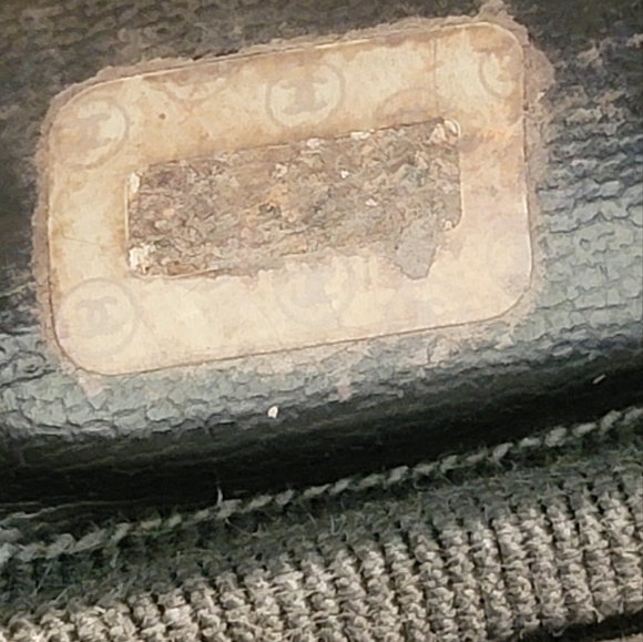 Chanel Black Patent Cosmetic Case PM - Picture 10 of 12